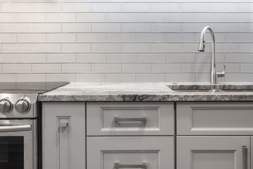 6 Gray Kitchen Backsplash Ideas To Make, Gray Brick Tile Backsplash Kitchen