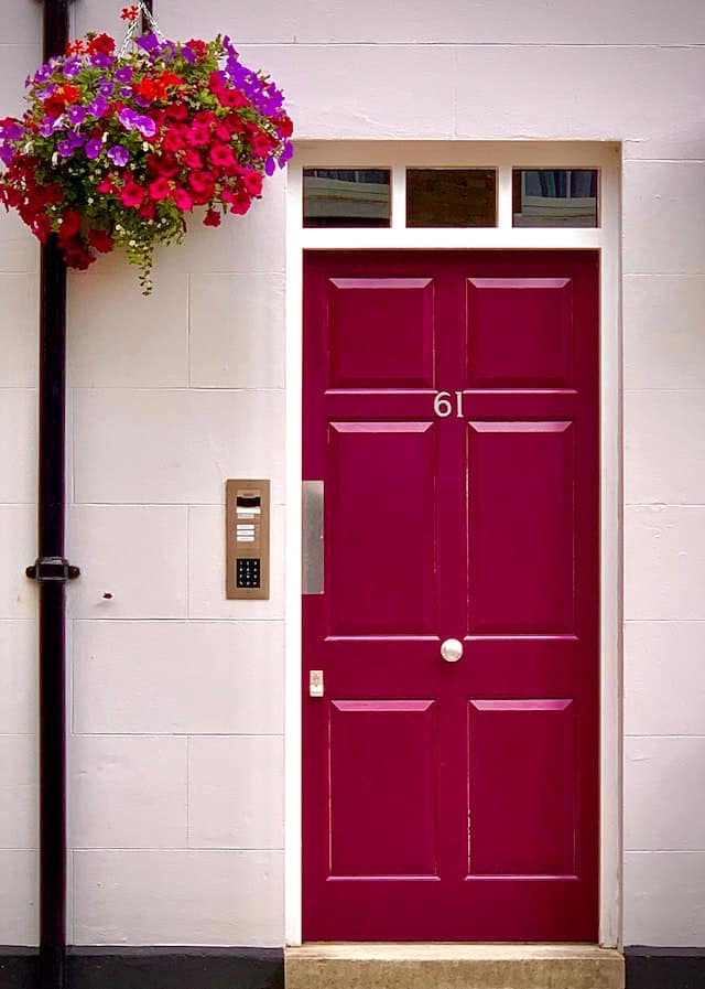 red front door minimalist