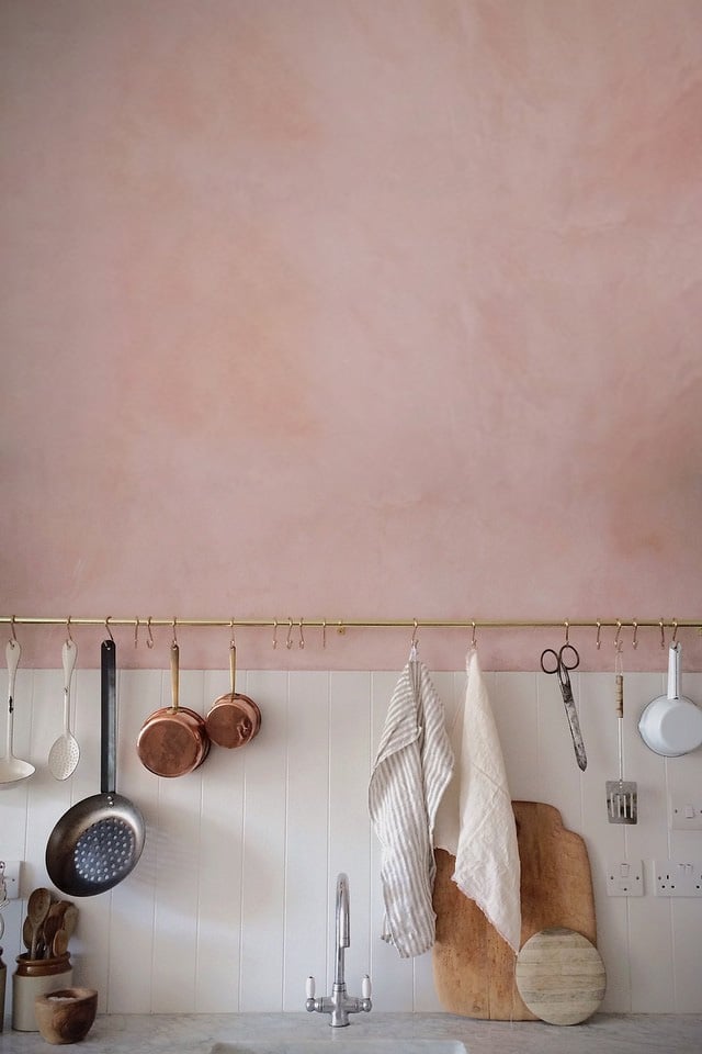 Textured kitchen pantone rose quartz Pantone rose quartz textured wall in a kitchen